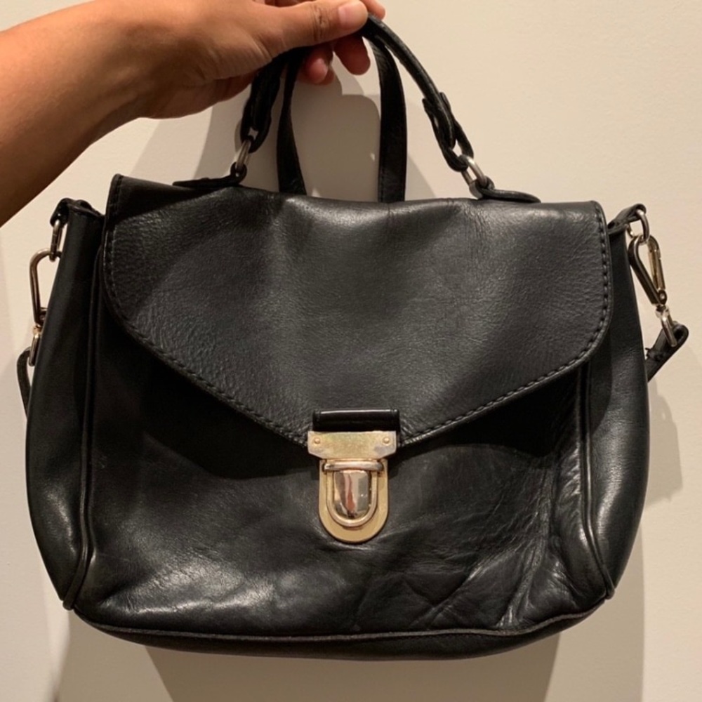 Roots women's black leather cross body bag